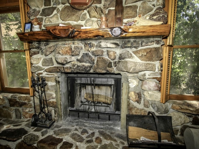 Cabins (Big Bear Lake, California, United States)