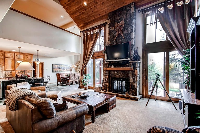 Cabins (Breckenridge, Colorado, United States)