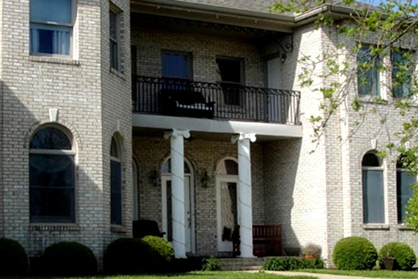 Nature Lodges (Versailles, Kentucky, United States)