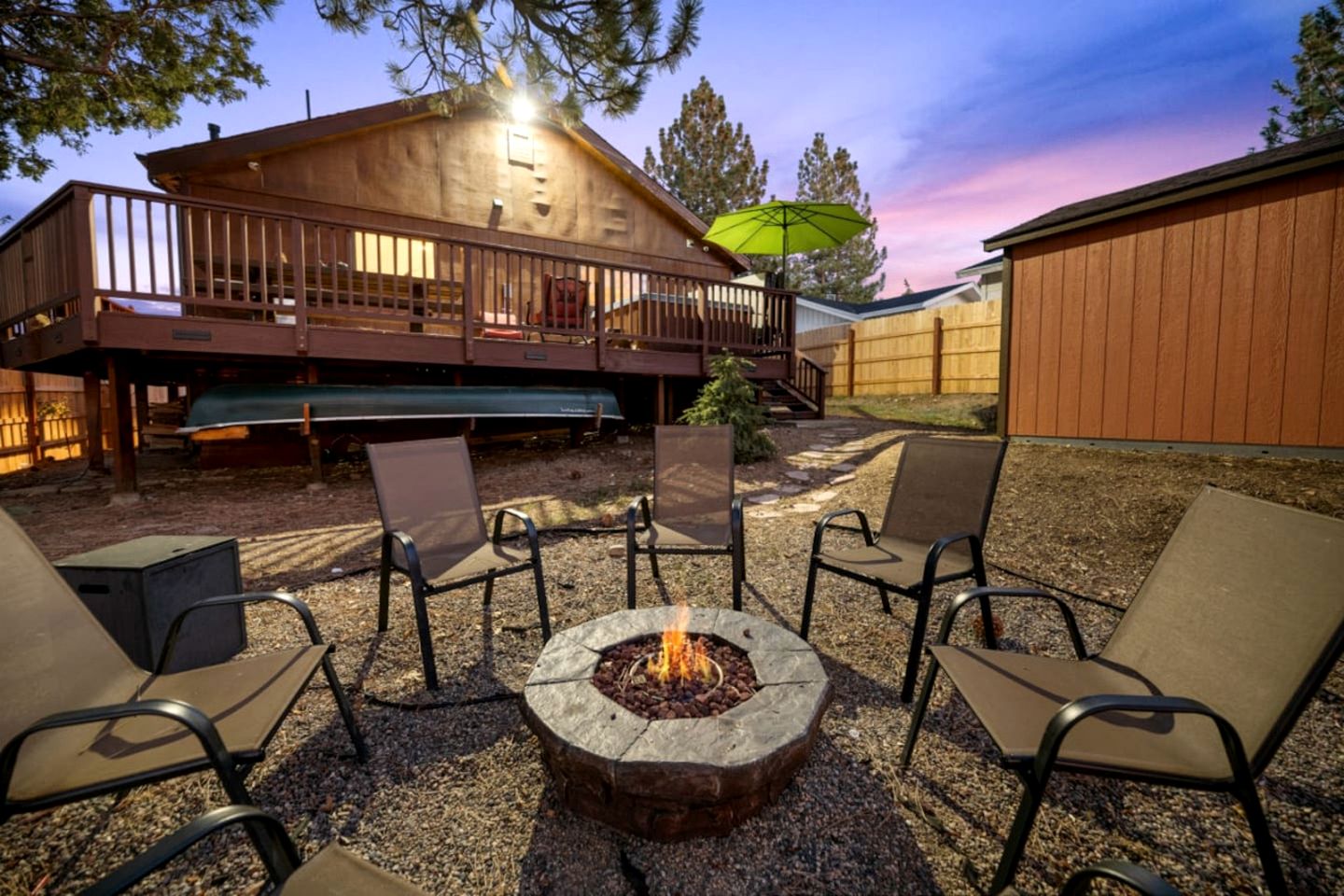 Family Mountain Cabin with Hot-Tub, Equipped Deck and Foosball Table in California