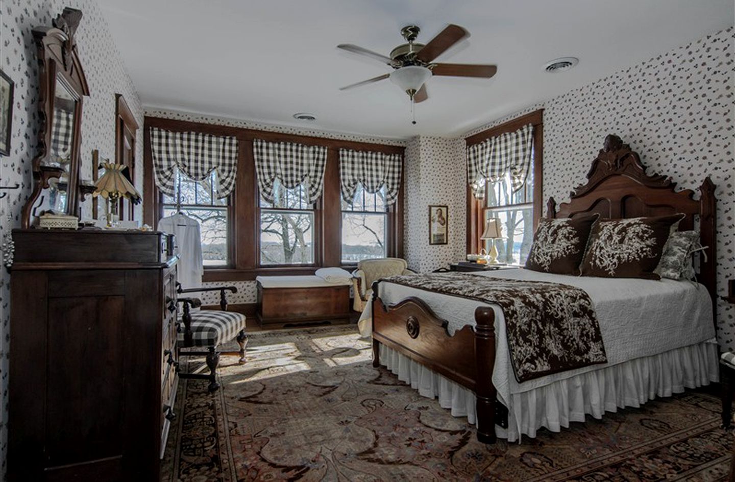Nature Lodges (Higginsville, Missouri, United States)