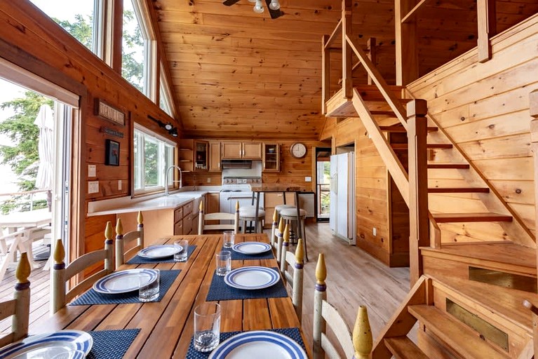 Cabins (United States of America, Sidney, Maine)