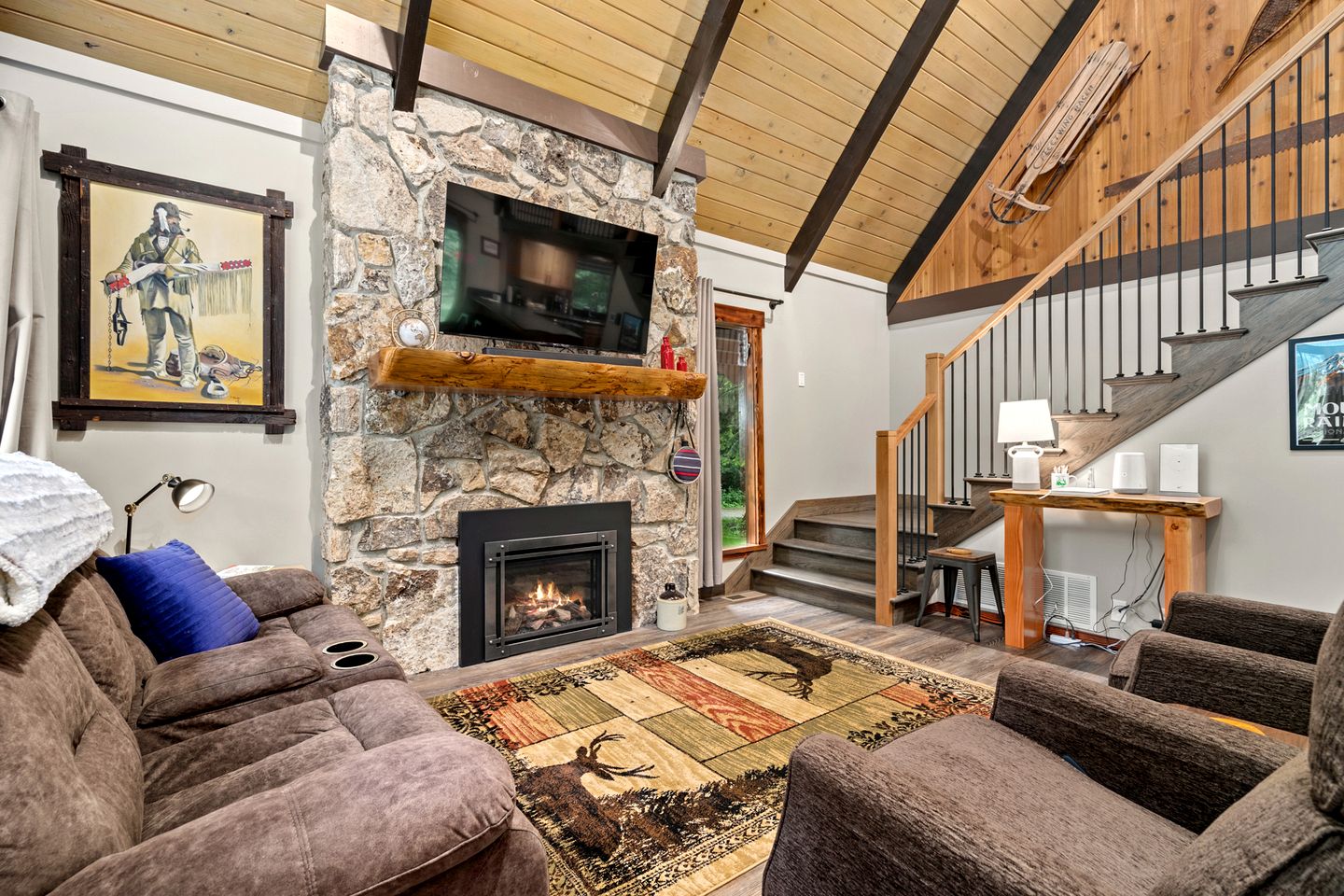 Secluded Forest Retreat with Hot Tub and Stone Fireplace in Ashford, Washington