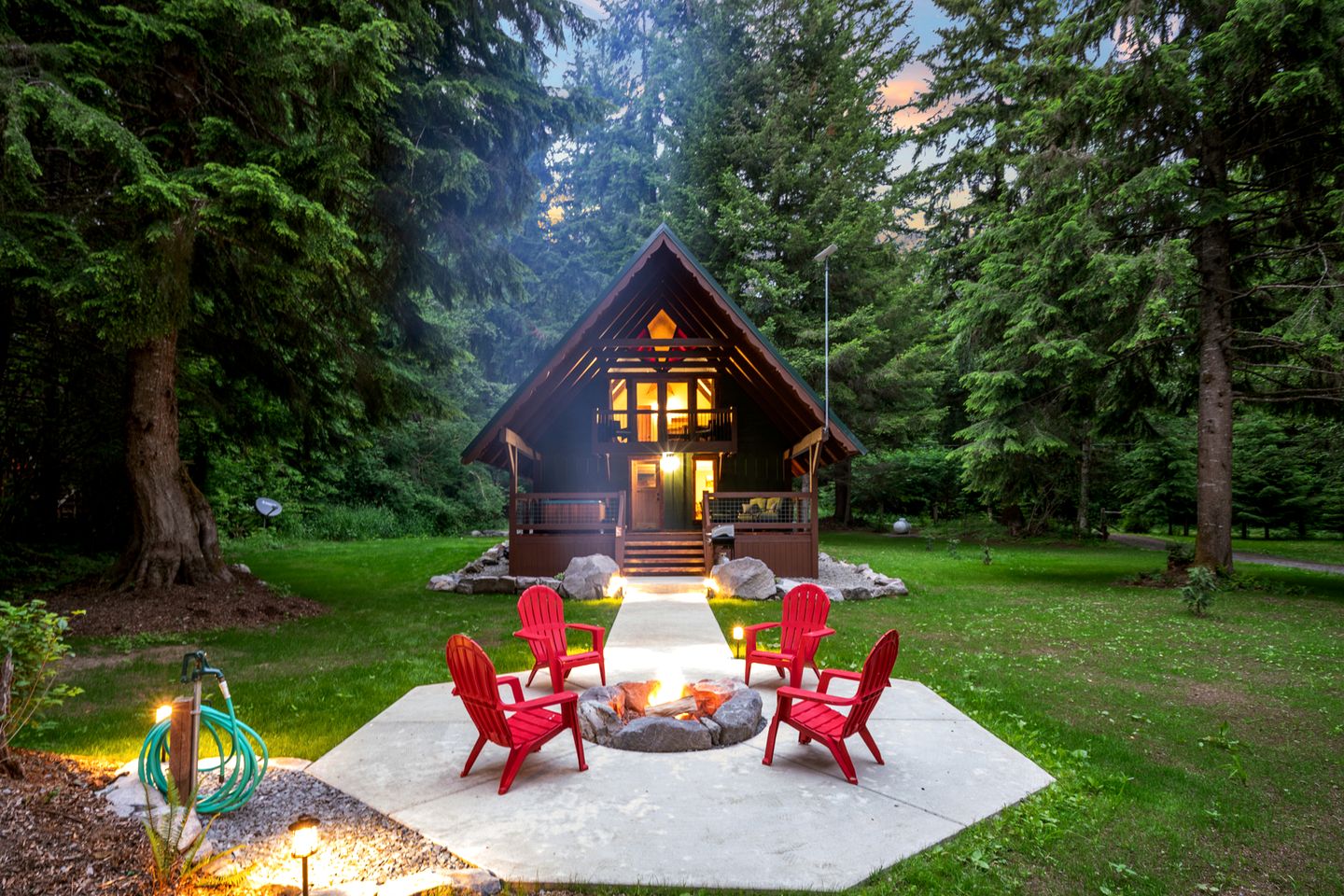 Secluded Forest Retreat with Hot Tub and Stone Fireplace in Ashford, Washington