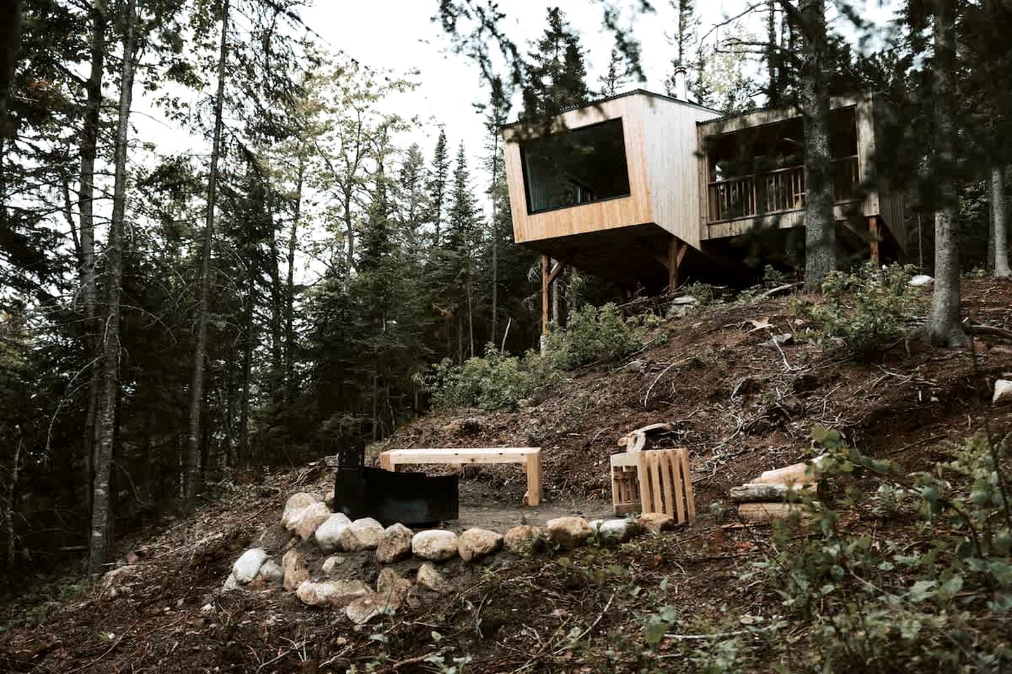 Eco-Friendly, Rustic Cabin with Views of the Saint-Jean-Baptiste Mountain and Valleys of the Sainte-Agnès Region, Quebec