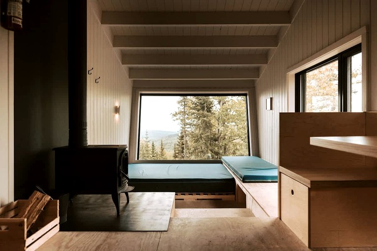 Cabins (Canada, --, --)