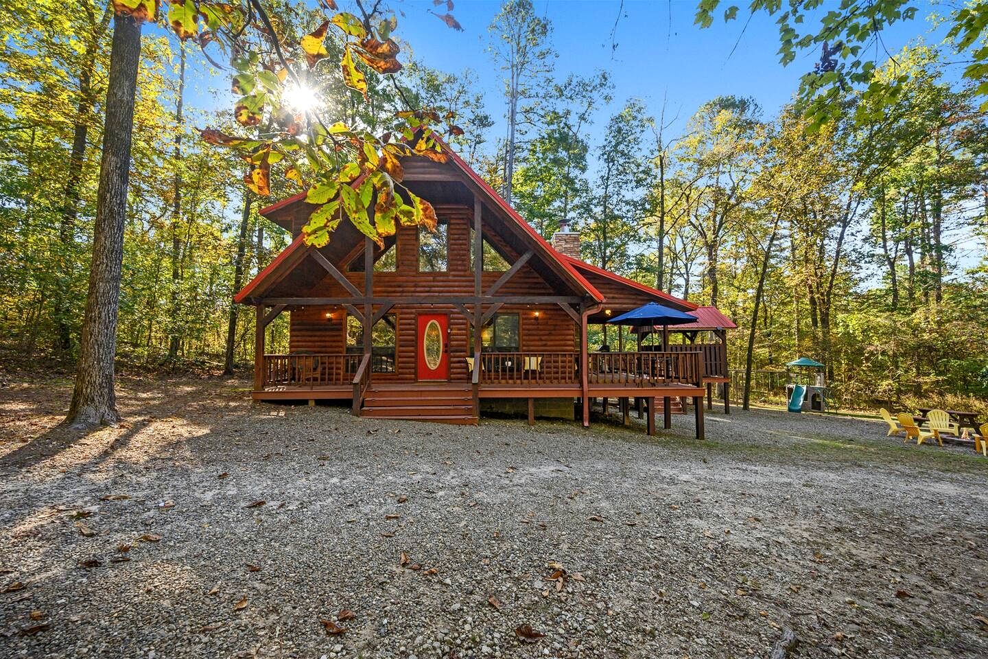 Relaxing Cabin with Hot Tub and Fire Pit in Broken Bow, Oklahoma