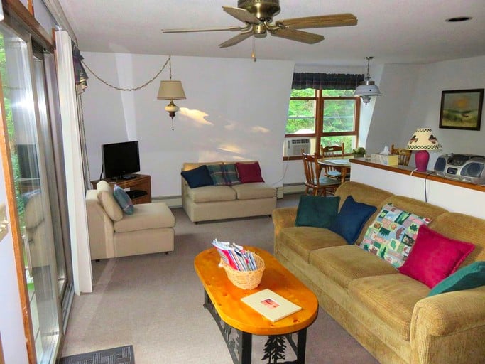 Vacation Rentals (Indian River, Michigan, United States)
