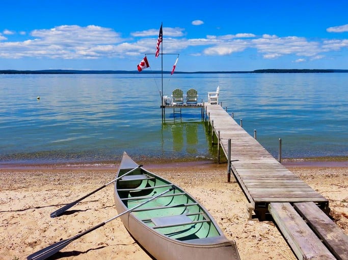 Vacation Rentals (Indian River, Michigan, United States)