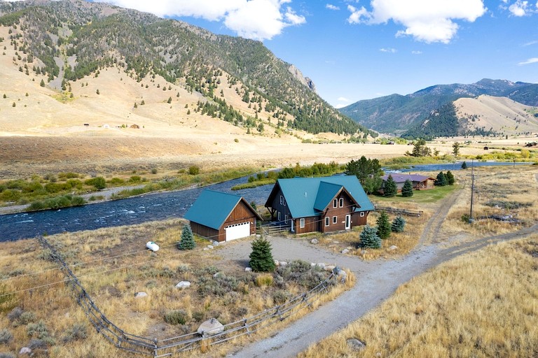 Cabins (United States of America, Cameron, Montana)