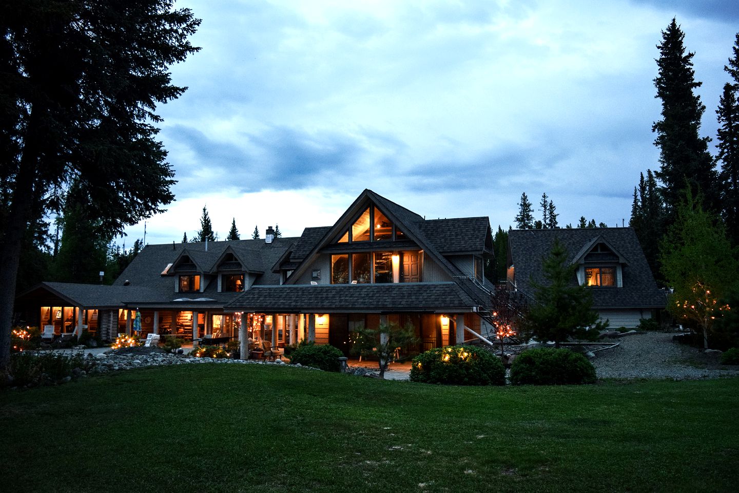 Nature Lodges (Nimpo Lake, British Columbia, Canada)