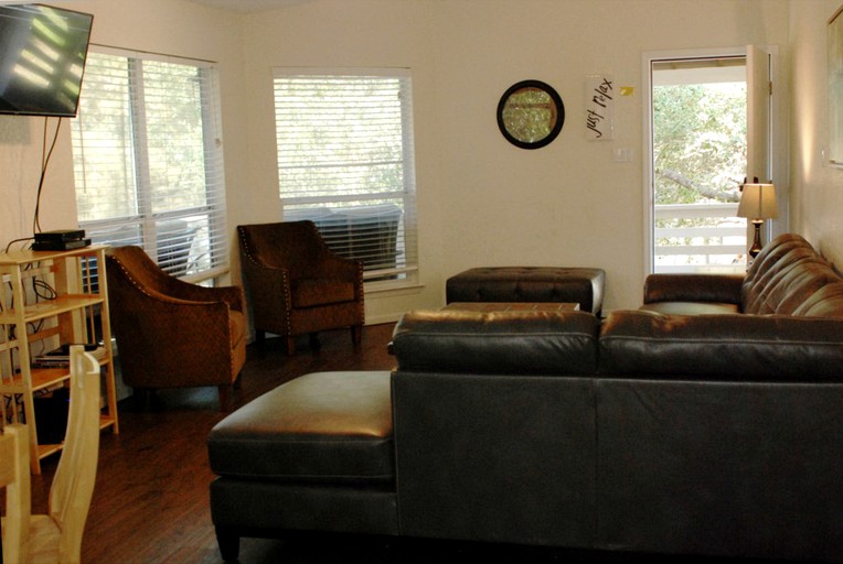 Cabins (New Braunfels, Texas, United States)