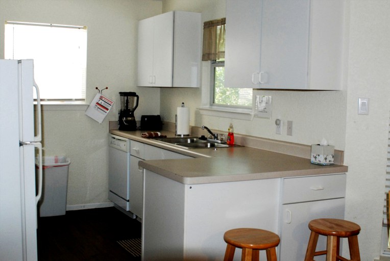 Cabins (New Braunfels, Texas, United States)