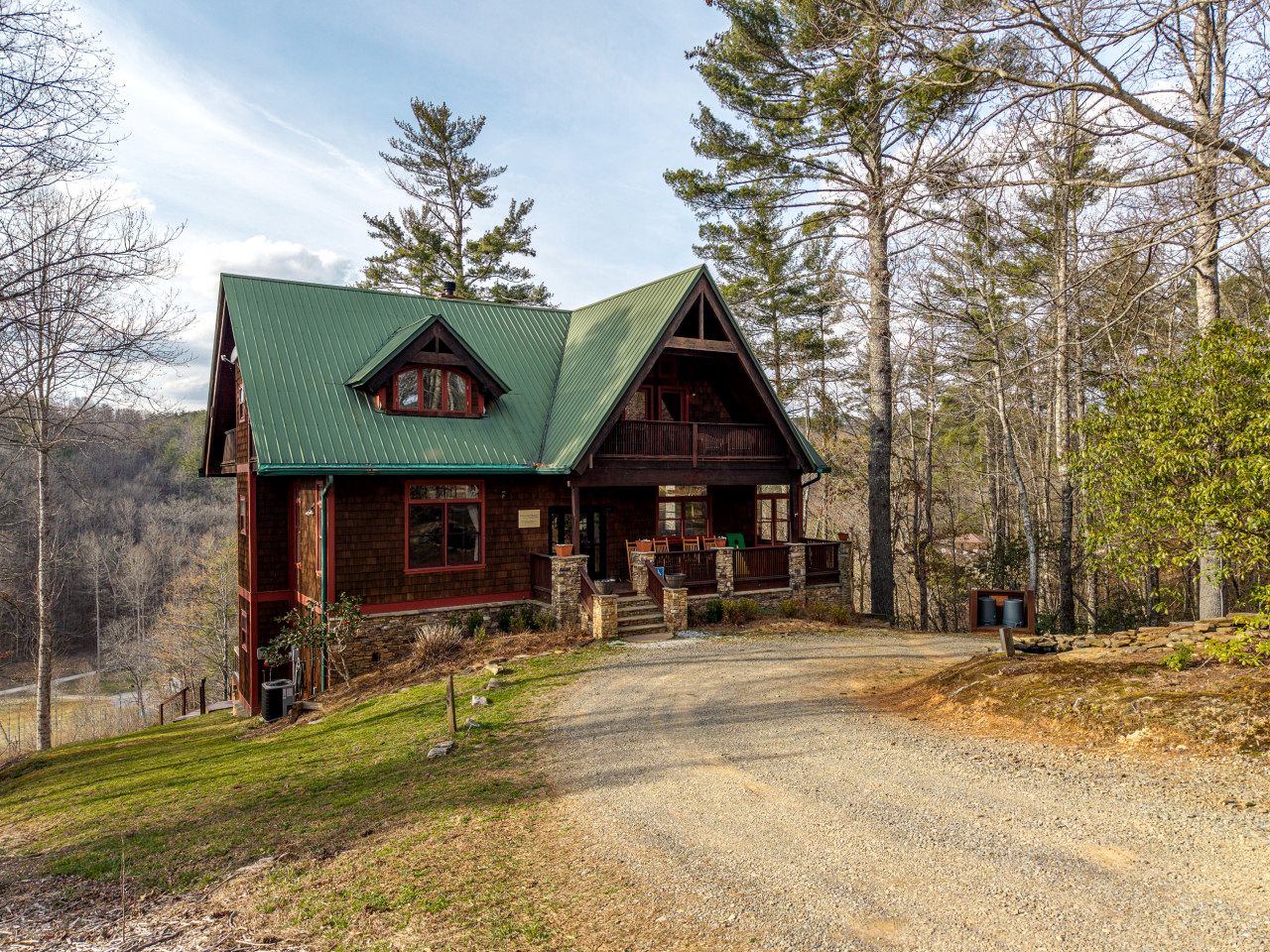 Luxury Three-Story Riverfront Cabin Rental for Groups in Blue Ridge Region of Georgia