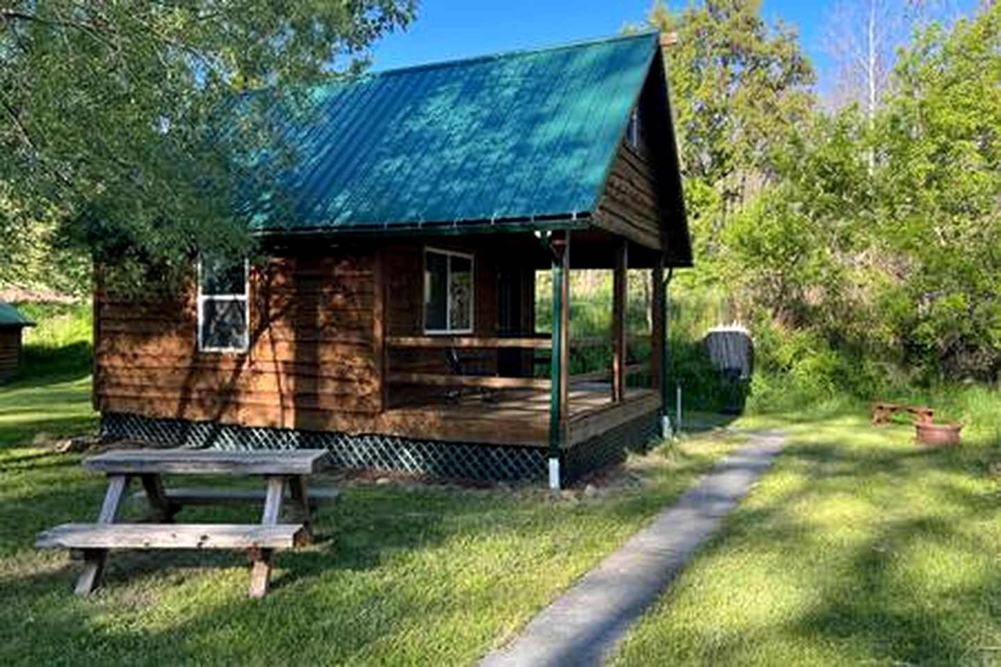 Off-Grid Riverside Cabin in Belfast, NY that Sleeps 8 and Perfect Nature Escape