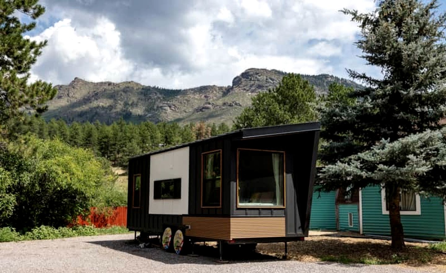 Cozy Riverside Tiny Home with Hot Tub & Sauna near Gold Medal River in Bailey, Colorado