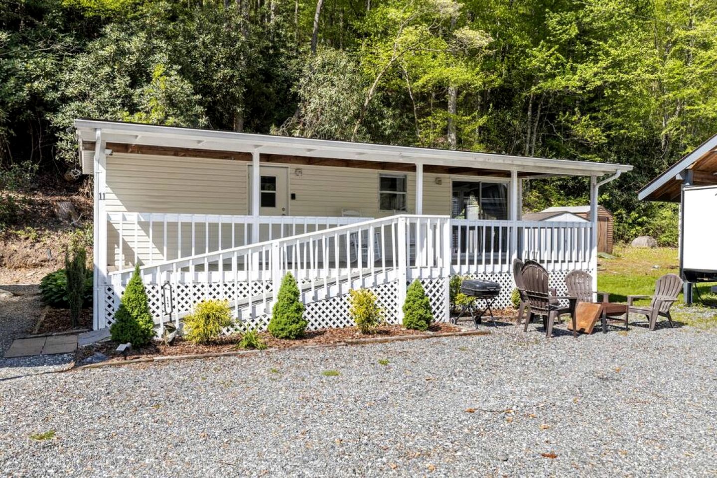 Gorgeous Tiny House with Stunning Lake Sights in Sylva, North Carolina