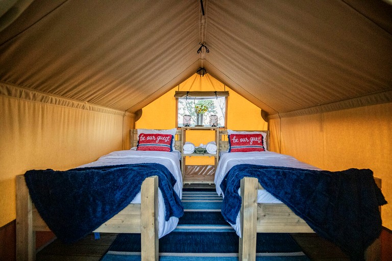 Tented Cabins (United States of America, Cassville, Missouri)