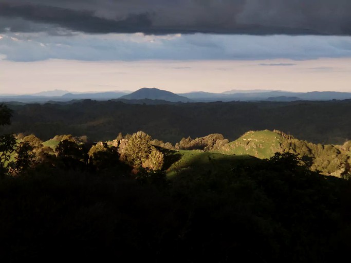 Cottages (Waitomo, North Island, New Zealand)