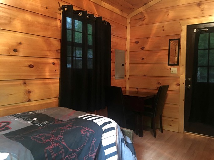 Cabins (United States of America, Monterville, West Virginia)