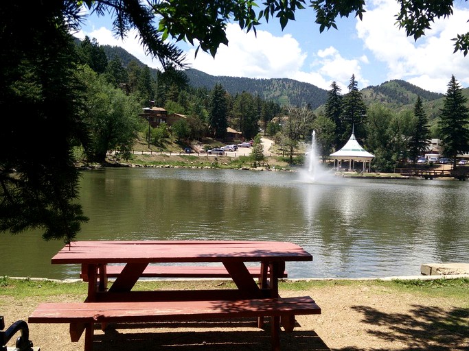 Cabins (Cascade, Colorado, United States)