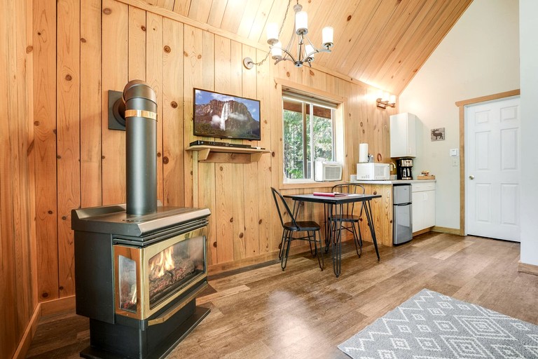 Cabins (United States of America, Trout Lake, Washington)