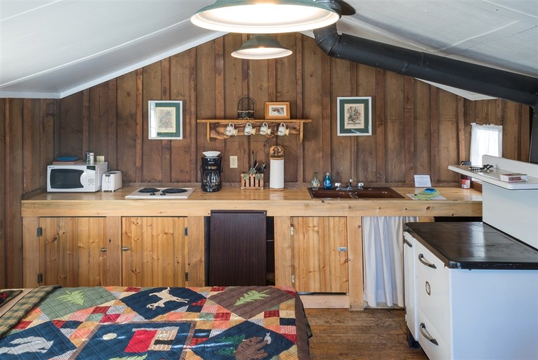 Cabins (United States of America, Columbine, Colorado)