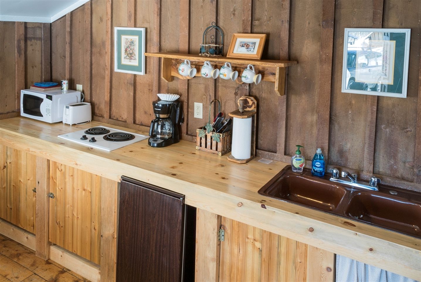 Romantic Cabin Rental with Stunning Hahns Peak Mountain Views