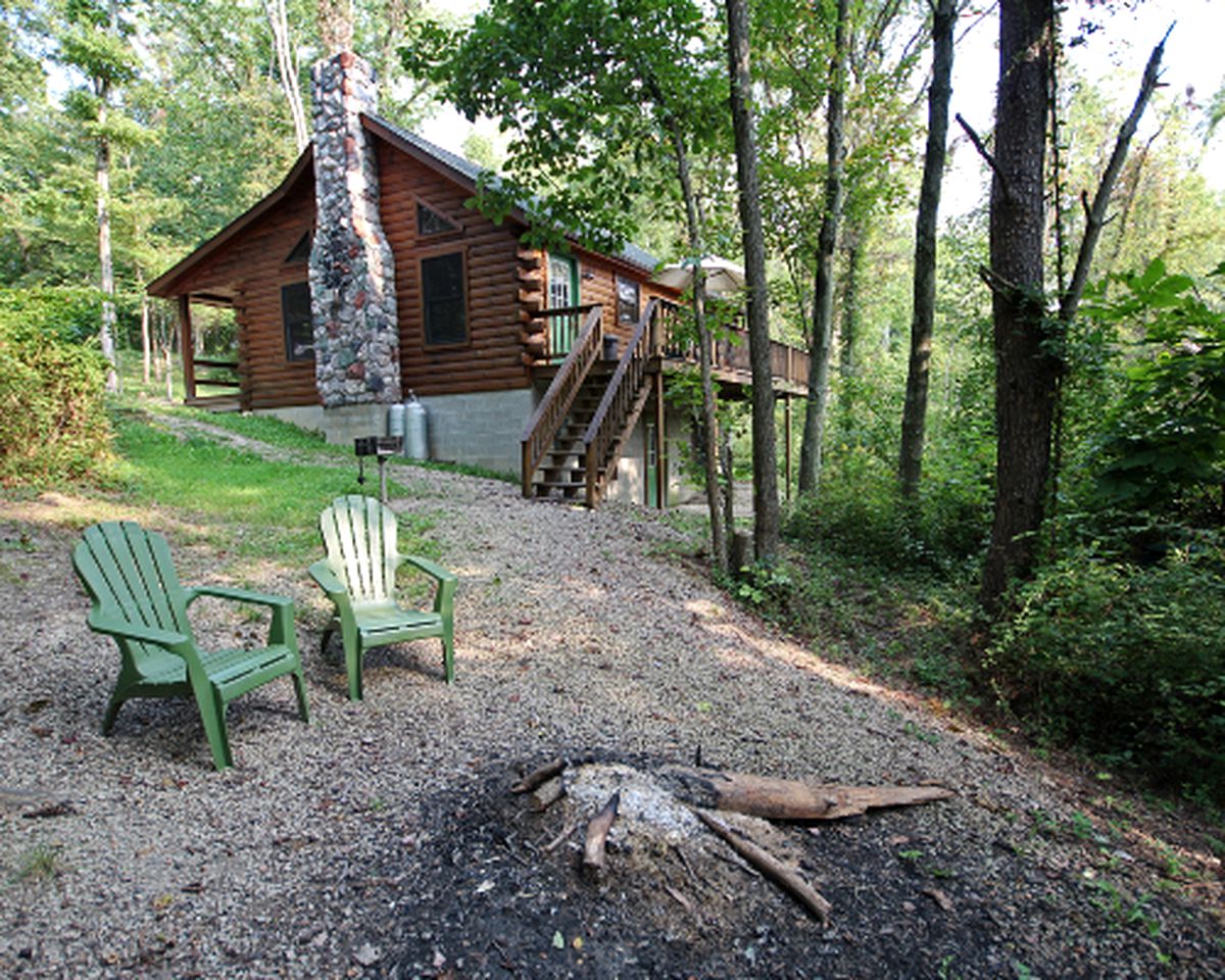 Log Cabins (Logan, Ohio, United States)