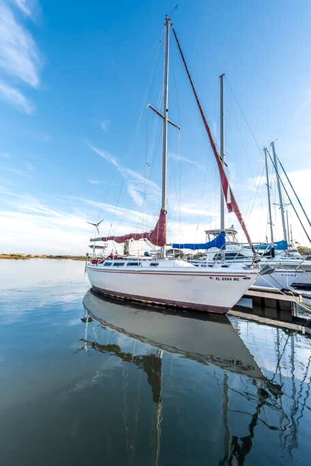 Picturesque Equipped Boat Rental Incredible for a Relaxing Getaway in Florida