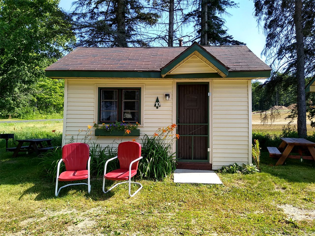 Cabins (United States of America, Cadillac, Michigan)