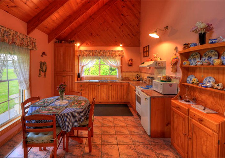 Cottages (Smithton, Tasmania, Australia)