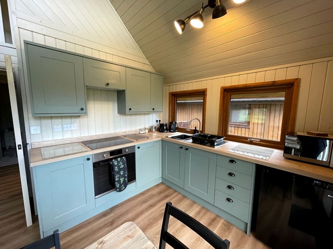 Cabins (United Kingdom, Helstone, England)