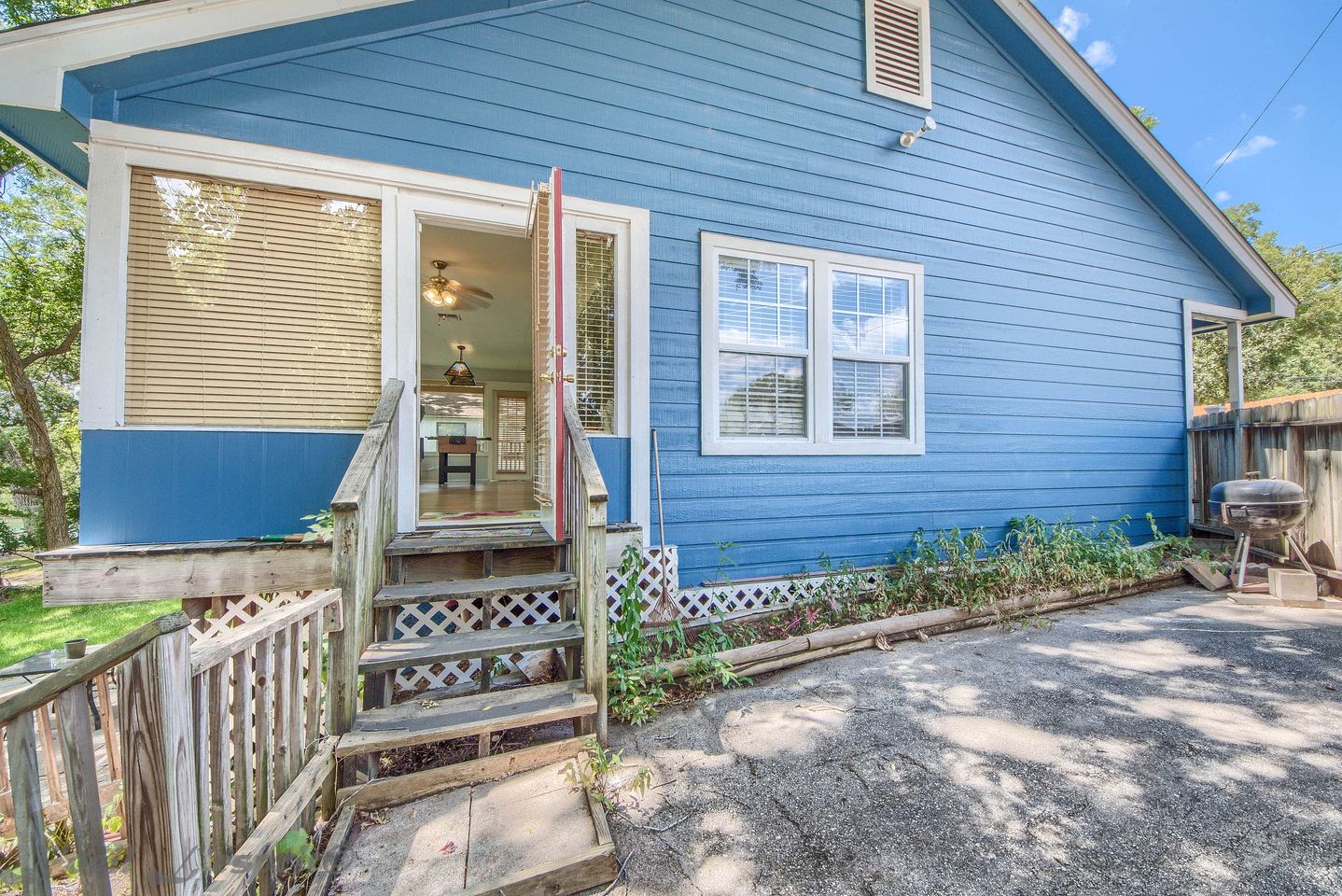 Lovely Cabin with Foosball and Great Views in New Braunfels, Texas