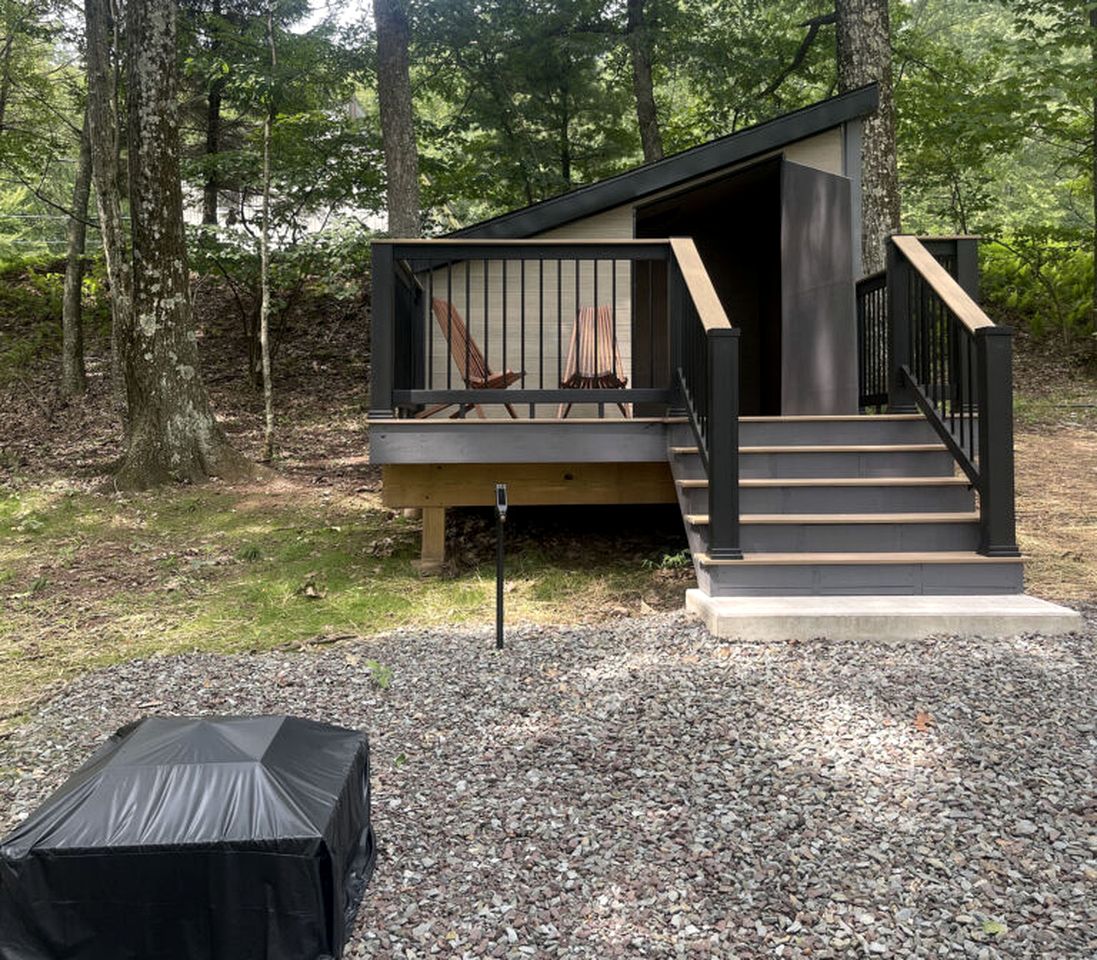 Cabins (United States of America, Benton, Pennsylvania)