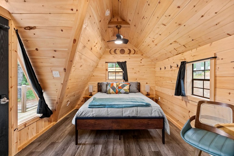 A-Frames (United States of America, Oxford, Maine)