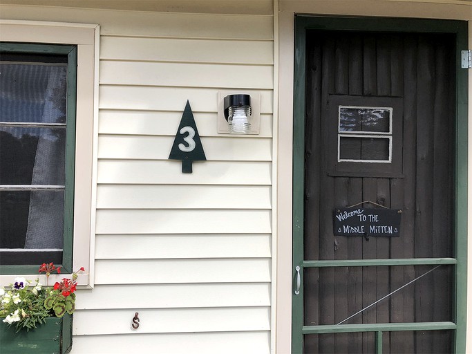 Cabins (United States of America, Cadillac, Michigan)