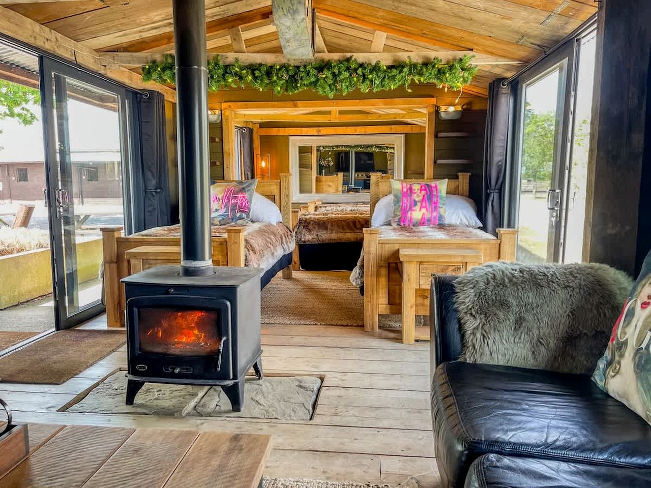 Halcyon Countryside Cabin Sanctuary near Lincolnshire Wolds in Lincolnshire