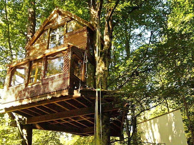 Tree Houses (Saint-Agnant-près-Crocq, Nouvelle-Aquitaine, France)