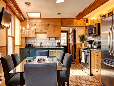Cabins (Manitou Springs, Colorado, United States)