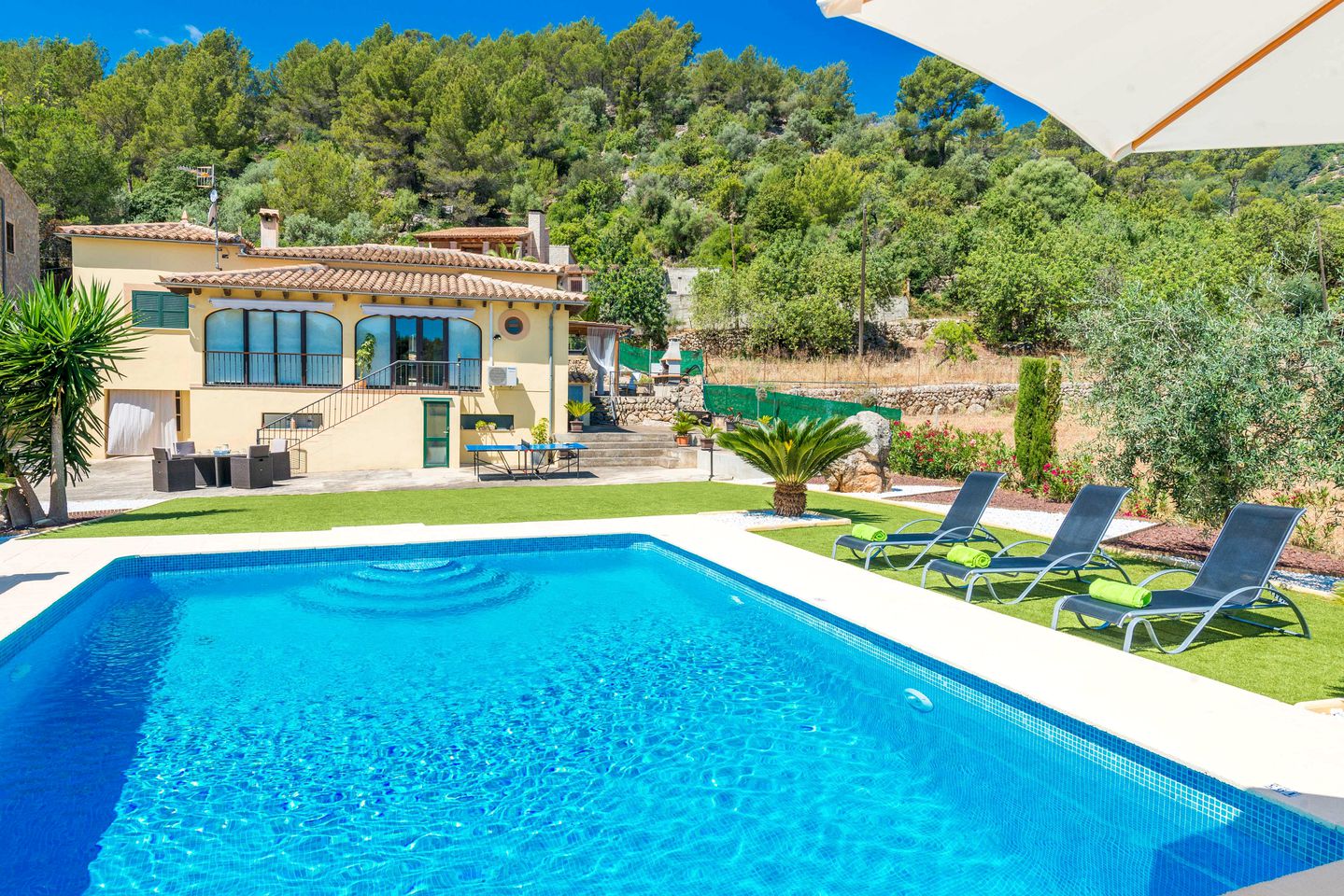 Enjoy a holiday in Spain at this Mallorca villa rental!
