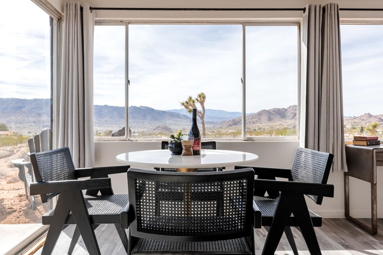 Incredible Vacation Rental with Barbecue and Spa Pool in Joshua Tree, California