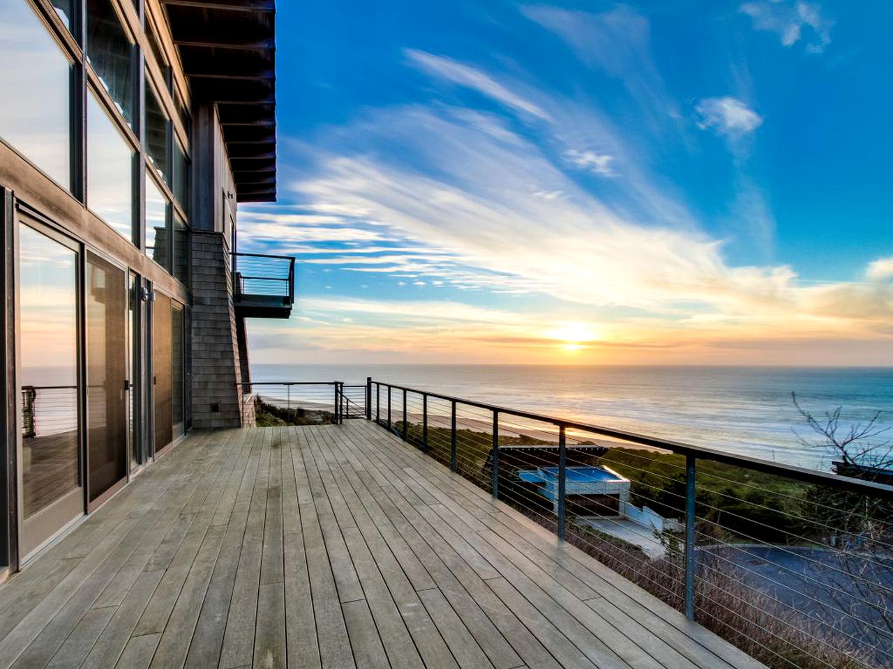 A-Frame Cabins (Neskowin, Oregon, United States)