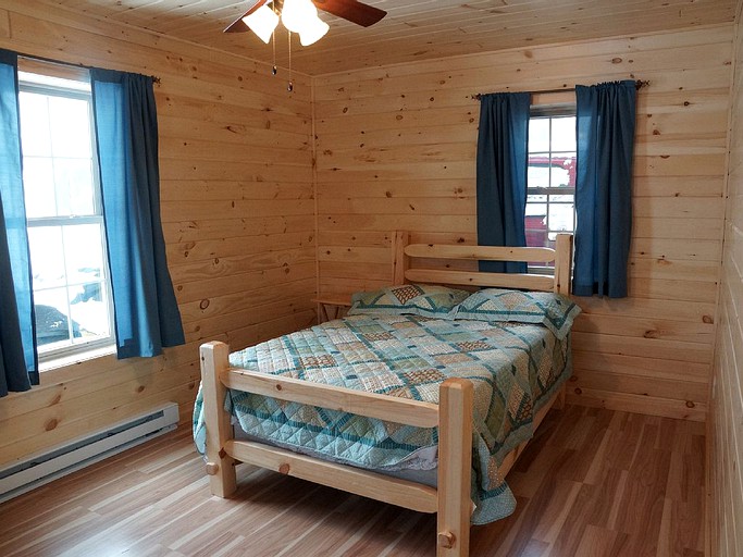 Log Cabins (Richland, New York, United States)
