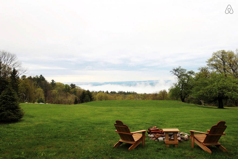 Cabins (Cragsmoor, New York, United States)