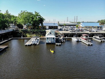 Boats & Floating Homes (Sanford, Florida, United States)