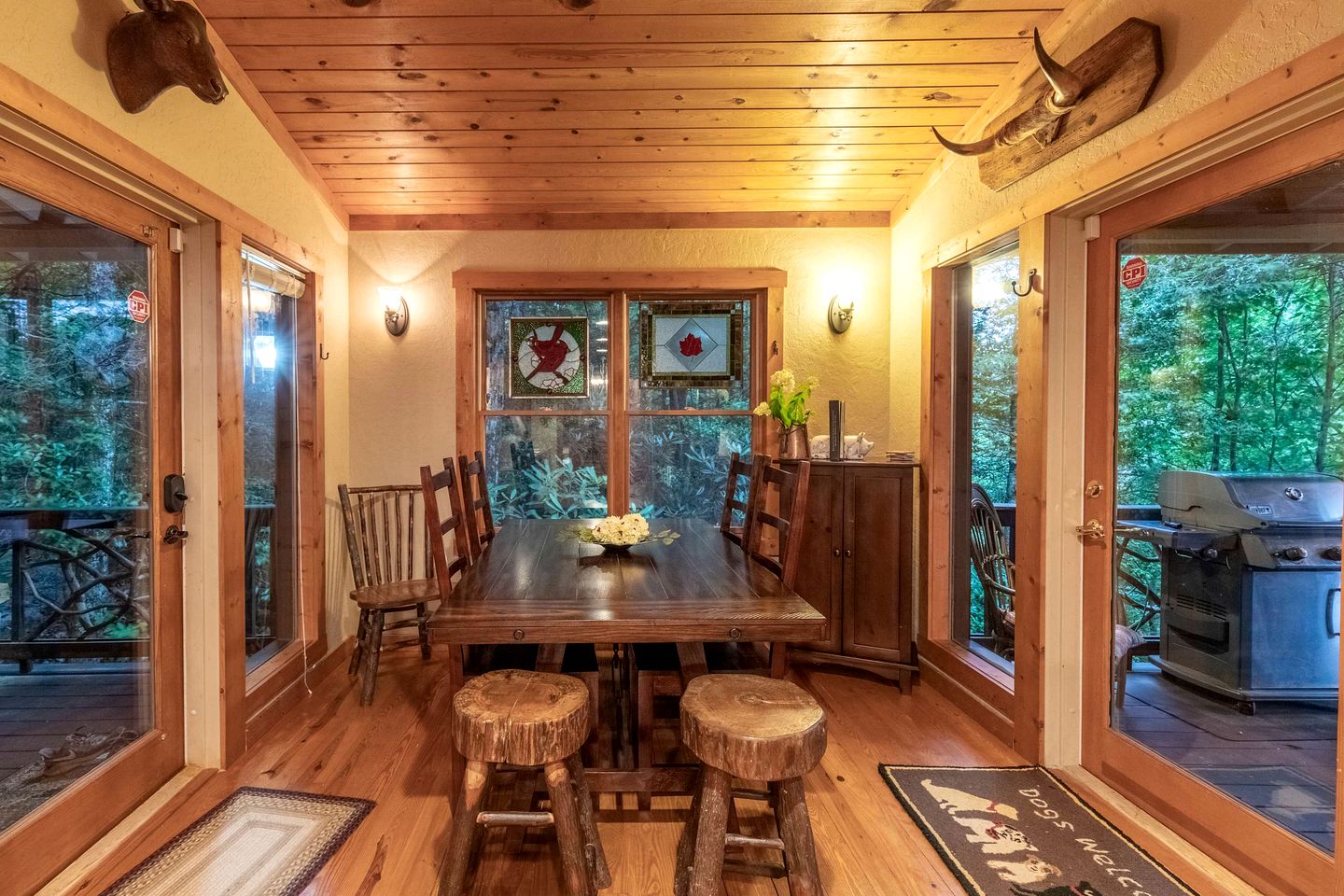 Scenic Mountain Cabin with Hot Tub, Game Room & Firepit near Silver Run Falls – Cashiers, NC