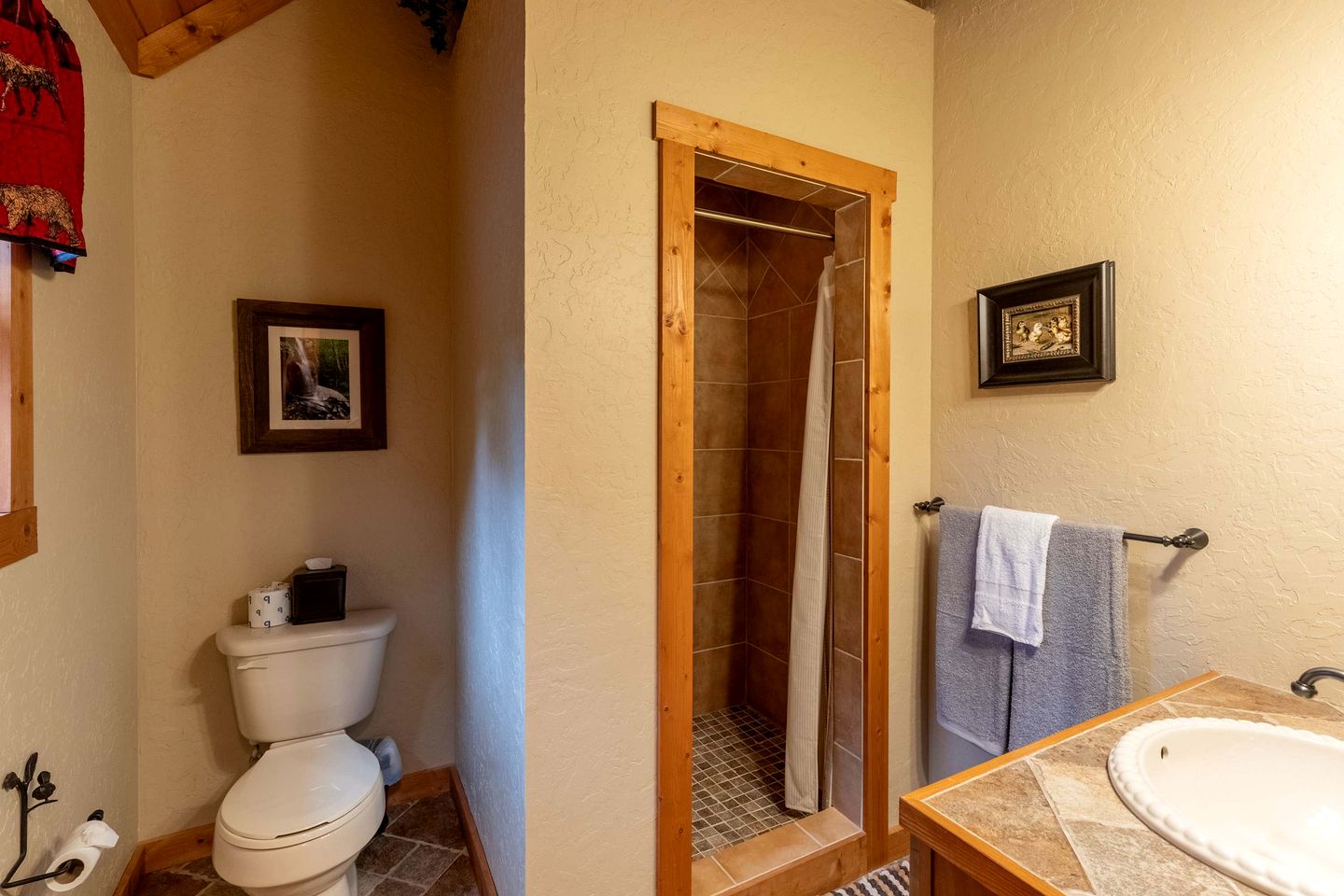 Scenic Mountain Cabin with Hot Tub, Game Room & Firepit near Silver Run Falls – Cashiers, NC