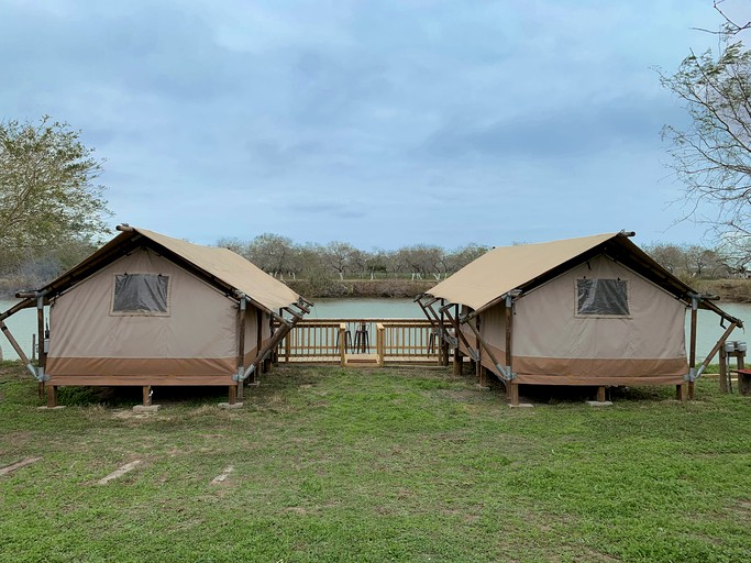 Cabins (United States of America, Brownsville, Texas)