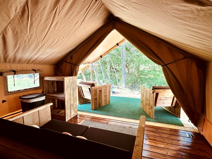 Safari Tents (United States of America, Newport, Tennessee)